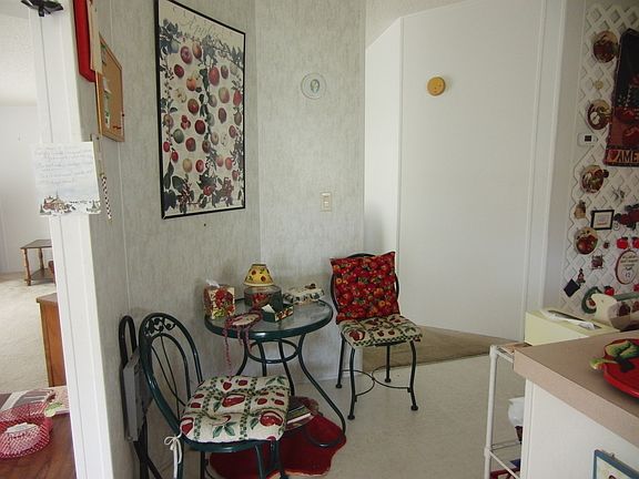4th image of 52 Jeffrey Dr