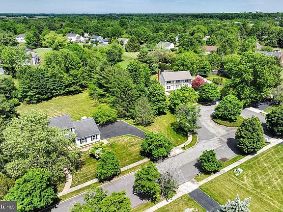 5th image of 9 Rowanberry Ct
