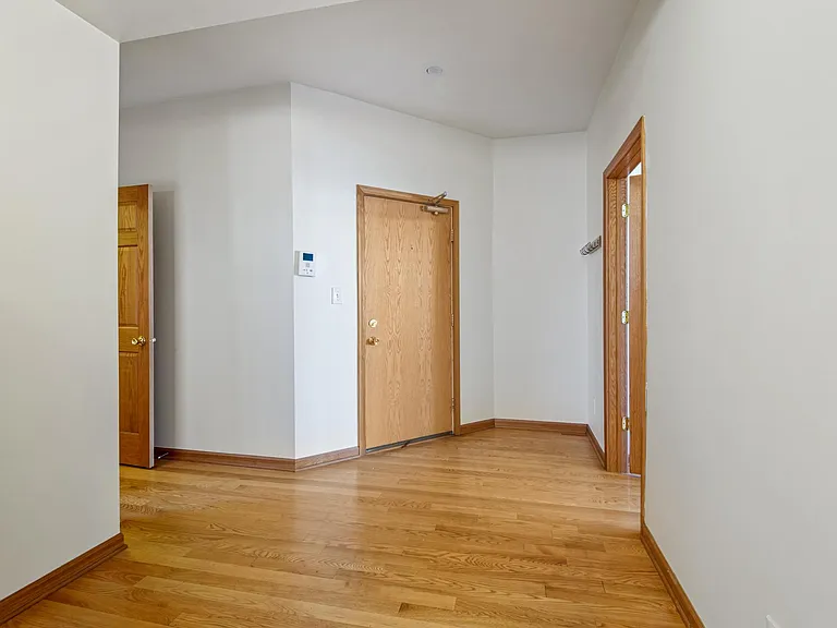 1435 E 53rd St #3E — Photo 17