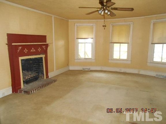 4th image of 1065 Arbor Ln
