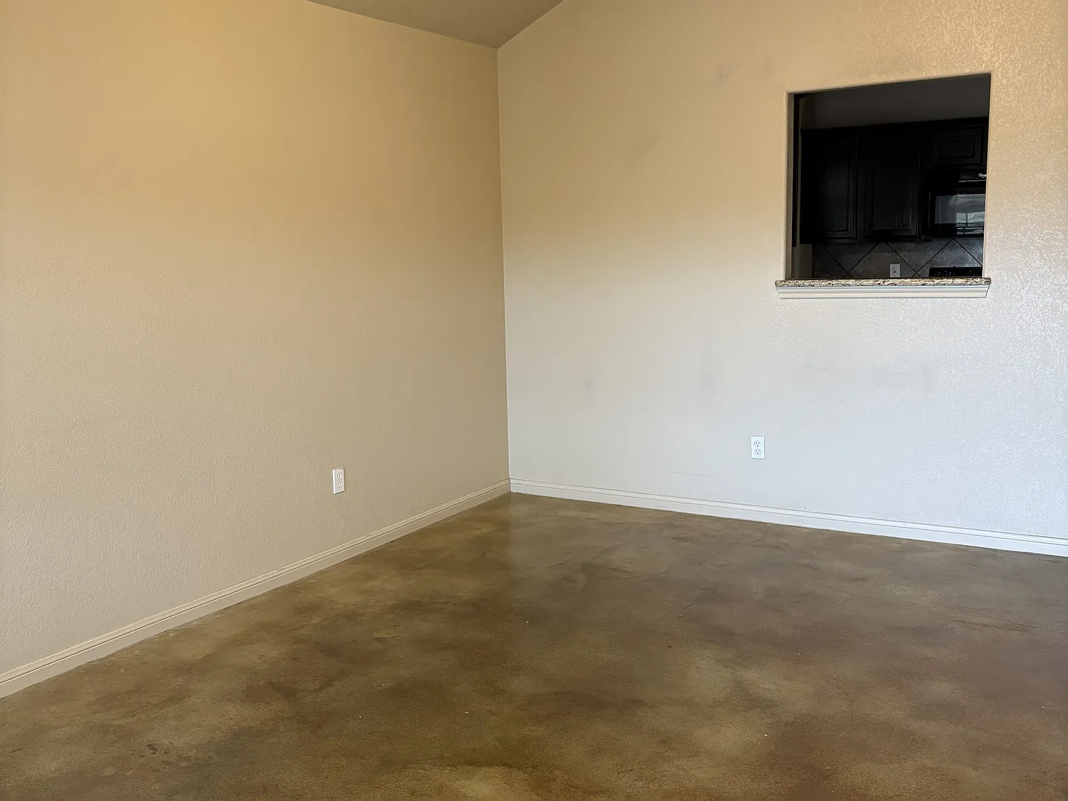 3 bed, 1332 sqft, $1,600 — Photo 2