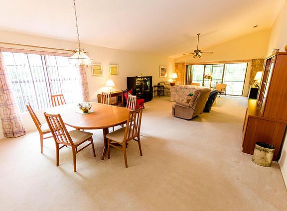 5th image of 1005 Belleflower Dr