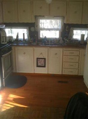 2nd image of 54 Upton St