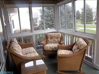 4th image of 1336 Hillview Cir W