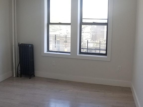 5th image of 565 Bergen Ave APT 25
