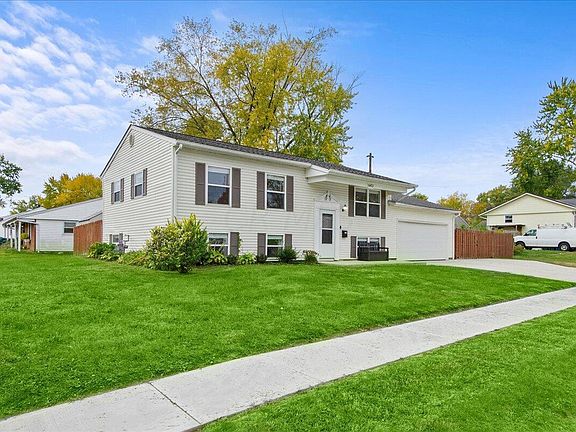 3rd image of 643 Kenilworth Ct