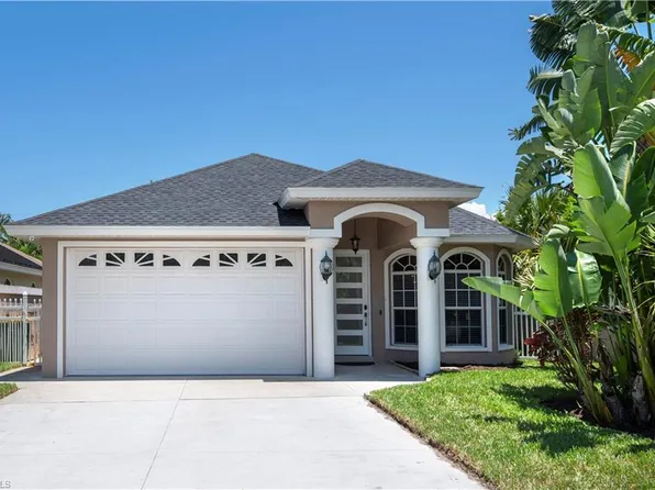 823 96th AVE N, NAPLES, FL 34108