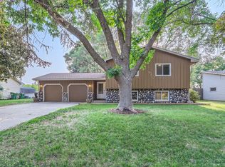 11420 Kerry St NW, Coon Rapids, MN 55433