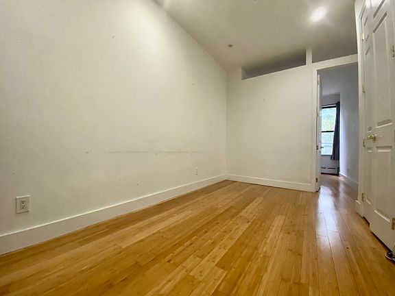 5th image of 88 Clay St #2B