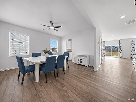 4th image of 215 Belfast Way