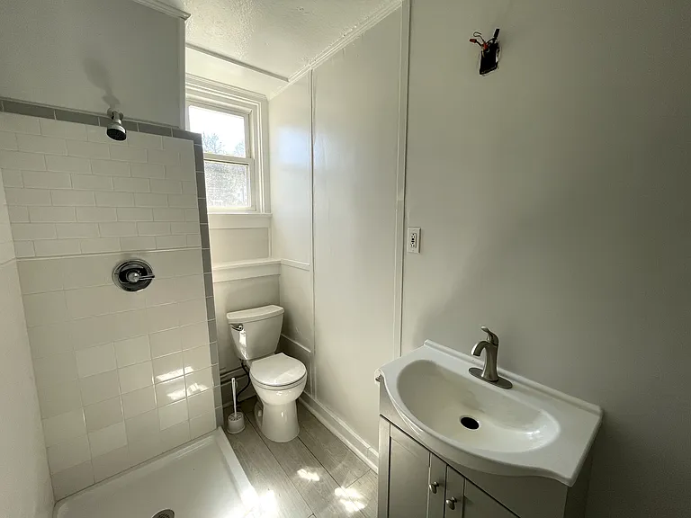 4 Main St #6 — Photo 11
