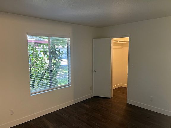 5th image of 4504 N Valentine Ave APT 122