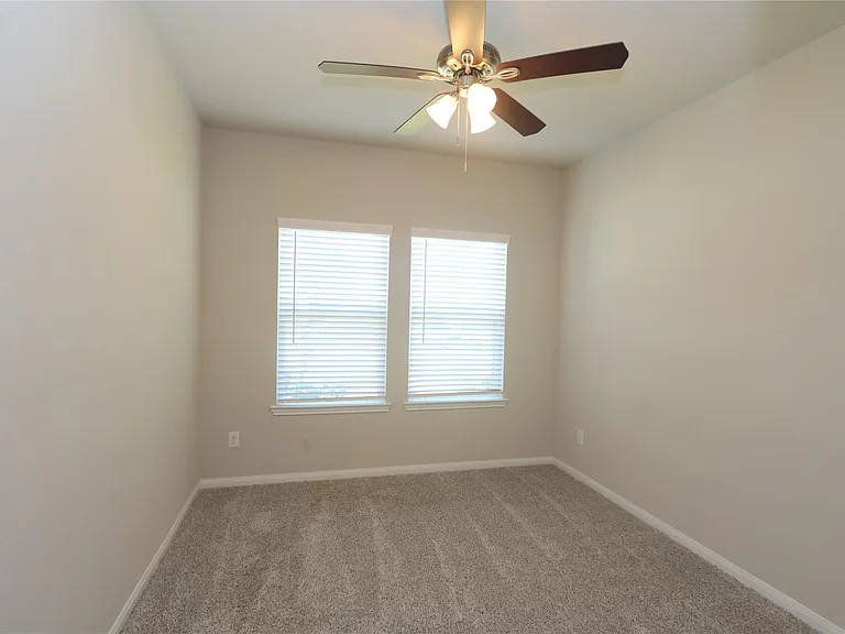 7219 Toluca Dr — Photo 19