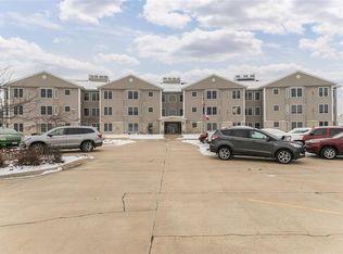 1701 130th St UNIT 104, St Unit, IA 52205