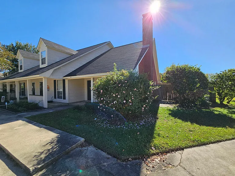Ridgemar Cir — Photo 1
