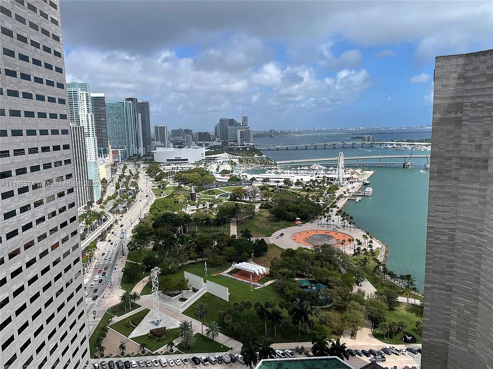 1st image of 325 Biscayne Blvd #3422