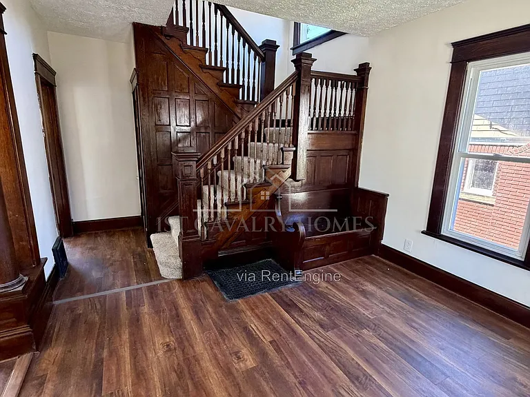 135 S McKinley Ave — Photo 2