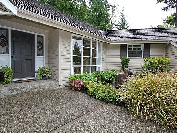 2nd image of 3722 204th Ct NE