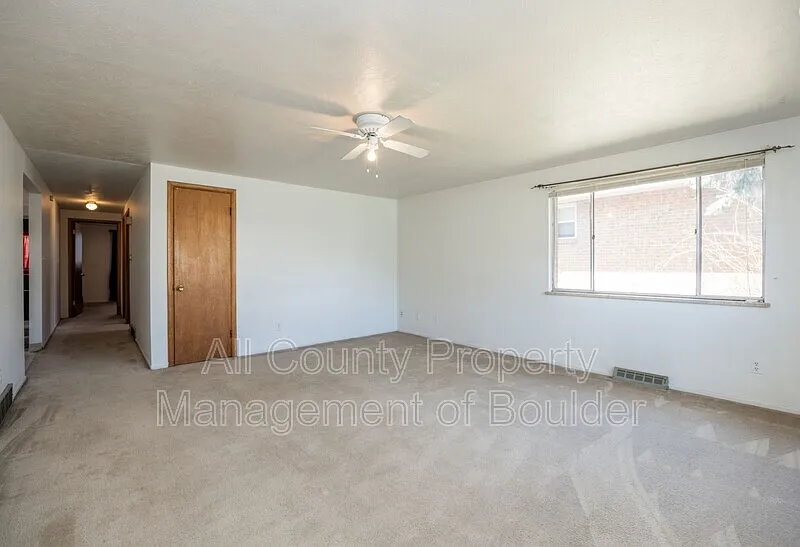 2 bed, 2.0 bath, 2024 sqft, $2,150 — Photo 2