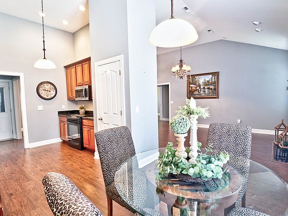 5th image of 378 Dejarnette Ln