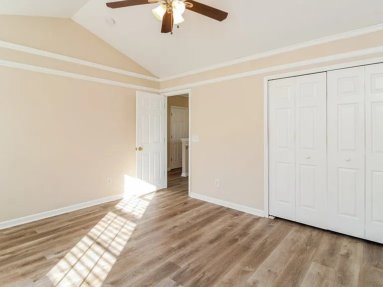 640 Piermont Ct — Photo 11