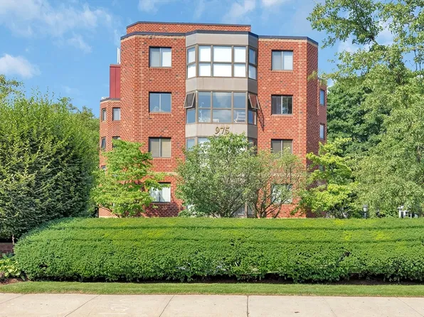 975 Massachusetts Ave APT 405, Arlington, MA 02476