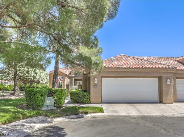 8211 Round Hills Cir, Las Vegas, NV 89113