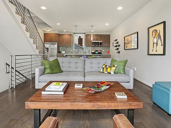 3rd image of 3617 1st Ave NW #B