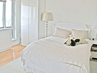 Rented by R New York