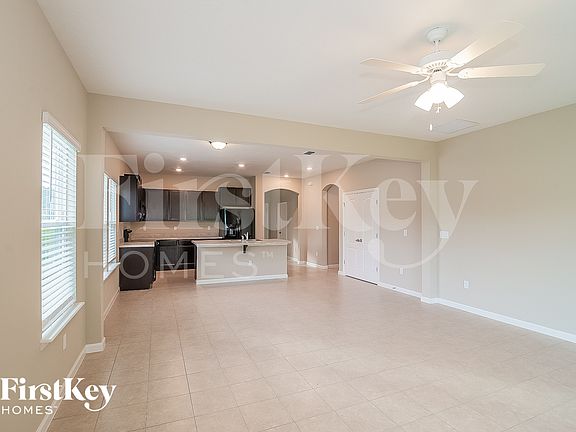 3rd image of 10852 Ventnor Ave