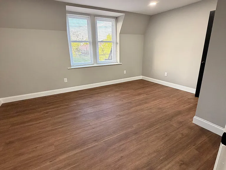 516 E Marshall St #1 — Photo 10
