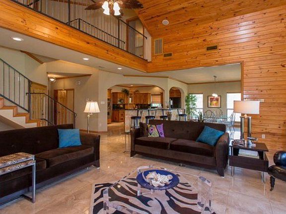 2nd image of 5641 Lakeshore Ct