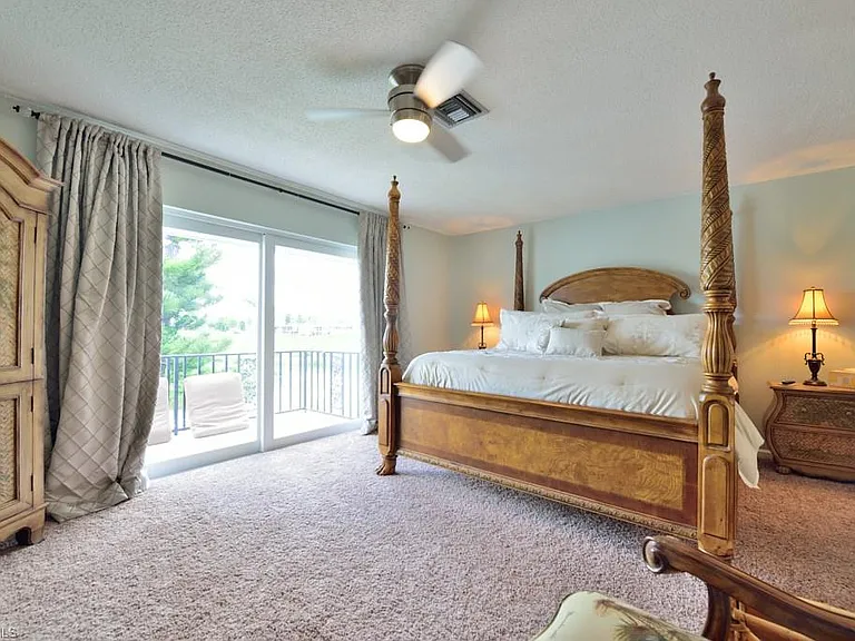 229 Palm Dr #2 — Photo 10