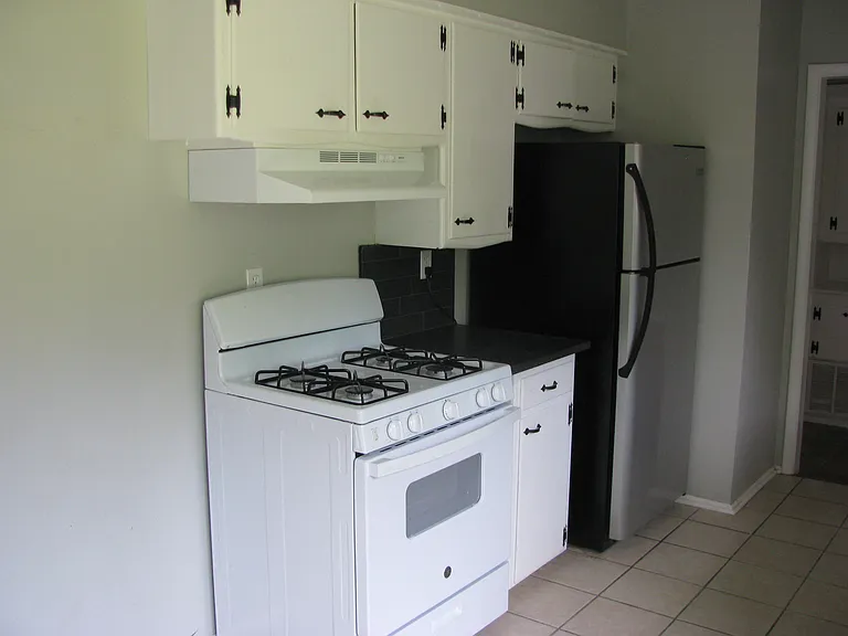 306 W Bass Ave — Photo 3