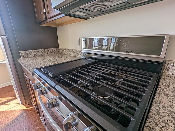 Upgraded stainless steel Whirlpool Luxury Range