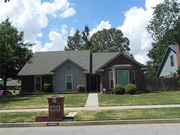 3rd image of 18301 English Oak Ln