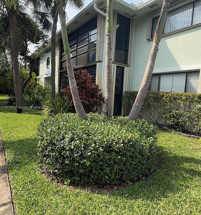 1st image of 761 NE 199th St APT 102
