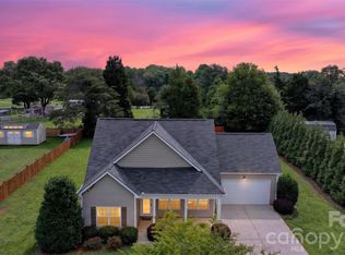 990 Russell Ridge Dr, Catawba, NC 28609