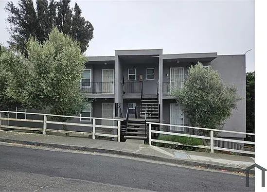 151 Farragut Ave — Photo 18