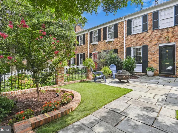 818 Green St, Alexandria, VA 22314