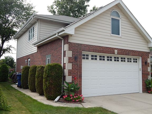 3rd image of 9006 S Milford Ct