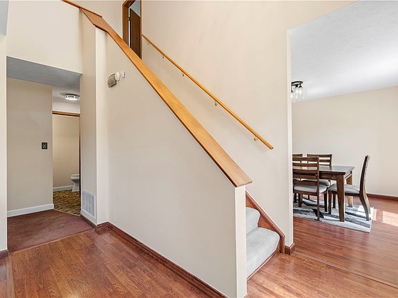 4th image of 117 Dinwiddie Dr