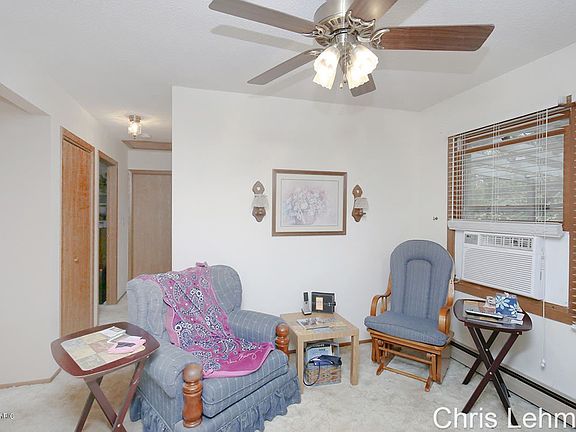 5th image of 6855 Suzanne Ct