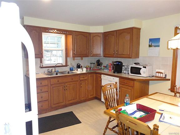 5th image of 15 Angela Ln