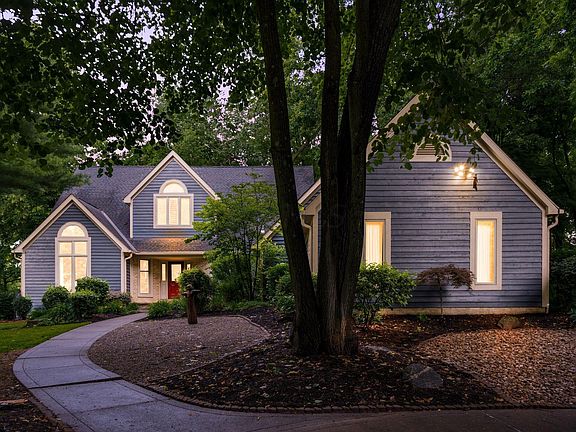 2nd image of 24 Bending Oak Drive