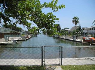205 Gary Barnum Dr, Rockport, TX 78382