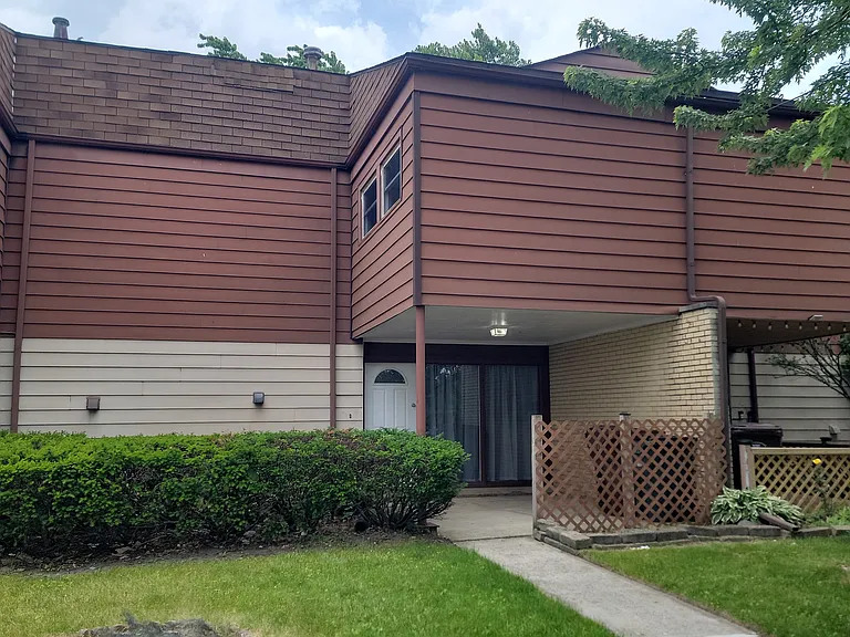 15907 Debra Dr — Photo 1
