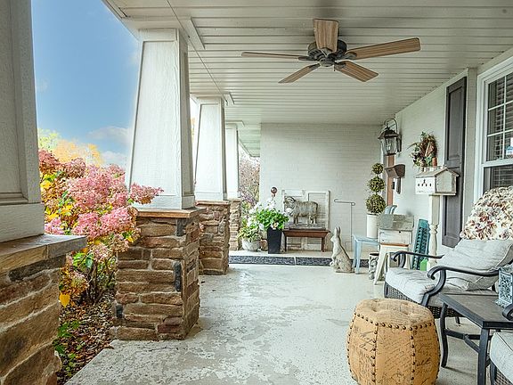 4th image of 564 Birchlawn Blvd