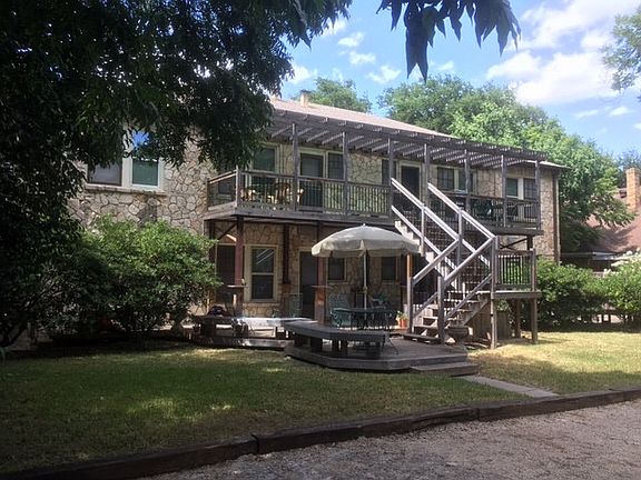 2nd image of 224 E Rosewood Ave APT 4