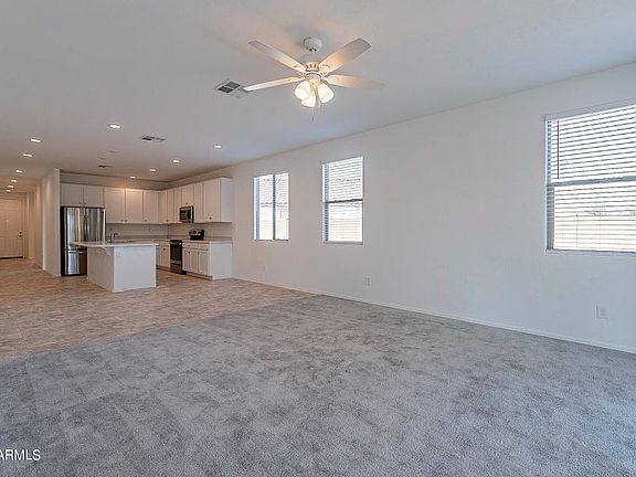 5th image of 905 W Lincoln Ave